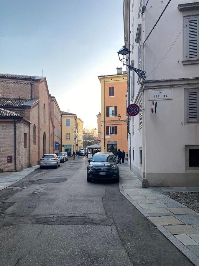 Empire - Affittacamere Modena Exteriör bild
